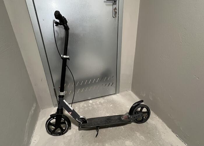 Grajewo ogłoszenia: Sprzedam hulajnogę. Używana w stanie bdb z minusem bo nosi...